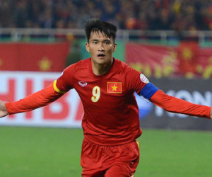 Công Vinh có thể bị “treo giò” ở vòng bảng AFF Cup 2016