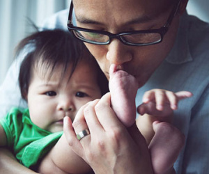 Hành động tưởng bình thường của người Việt có thể bị khép tội dâm ô trẻ em ở nước ngoài