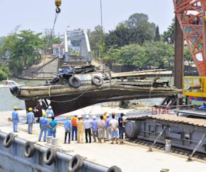 Khởi tố, bắt giam chủ tàu, tài công đâm sập cầu Ghềnh