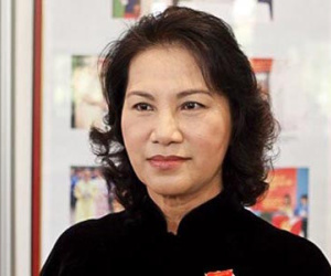 Nữ đại biểu đầu tiên được giới thiệu làm Chủ tịch Quốc hội