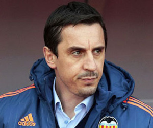 Valencia sa thải HLV Gary Neville