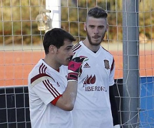 Casillas "giương cờ trắng", De Gea lạnh lùng tuyên bố