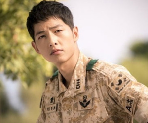 Đây mới là chuỗi ngày trong quân ngũ thực sự của Song Joong Ki ở ngoài đời