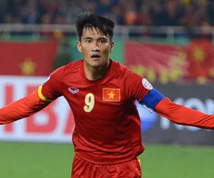 ĐTVN về nước, Công Vinh né truyền thông