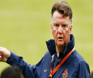 Van Gaal có thể dẫn dắt tuyển Hà Lan nếu chia tay Man United