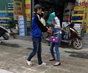 Xôn xao chuyện cô gái bị nam thanh niên bắt làm vợ, đòi lôi về nhà ngay giữa phố