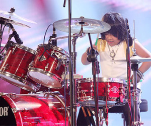 Got Talent: Giám khảo há hốc mồm, vái lạy "tay trống đầu nấm" 9 tuổi