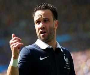 Top 10 cầu thủ bị ghét nhất ở Pháp: Có Valbuena nhưng không Benzema