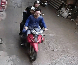 Nhận diện 3 đối tượng hành hung nhà báo Đỗ Doãn Hoàng qua camera