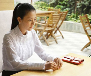 Chồng ngang nhiên công bố ngoại tình vì “có nợ từ kiếp trước”