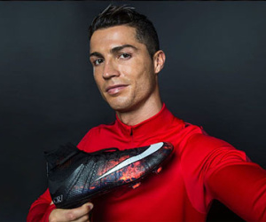 Mất gần 7 tỷ để được xuất hiện trên Facebook của Ronaldo