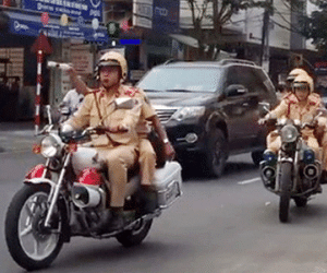 CSGT Đà Nẵng lại "ăn điểm" với cộng đồng mạng