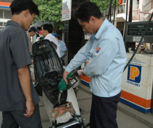 Hai phương án điều chỉnh giá xăng dầu hôm nay (5.4)