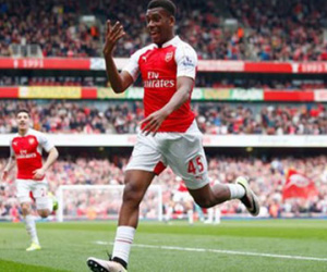 Tỏa sáng, tài năng trẻ Arsenal được tăng lương gấp ba