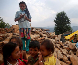Trẻ mồ côi vì động đất Nepal bị bán cho nhà giàu Anh