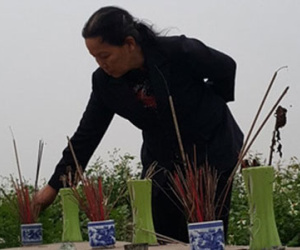 Khó tin chuyện hài nhi đã chết 2 năm đội mồ tìm về với cha mẹ