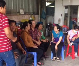 Sản phụ tử vong bất thường sau khi sinh, người nhà bức xúc vây quanh bệnh viện
