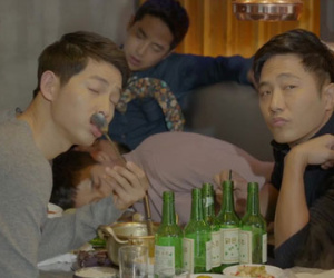 “Hậu Duệ Mặt Trời”: Song Joong Ki say xỉn tại nhà người yêu, gặp ngay mẹ vợ tương lai