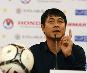 "Đừng ca ngợi cầu thủ Việt Nam như Messi, Ronaldo…"