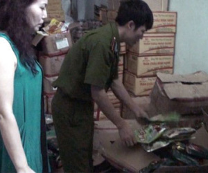 Hơn 4 tấn bột trà sữa, cà phê trong bao bì chữ Trung Quốc suýt ra thị trường