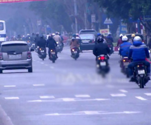Vụ "bật xi nhan trái nhưng đi thẳng": Cho xe máy đi vào làn ô tô