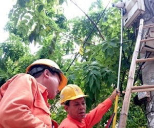 Góp tiền dân để gánh phần lỗ cho EVN?