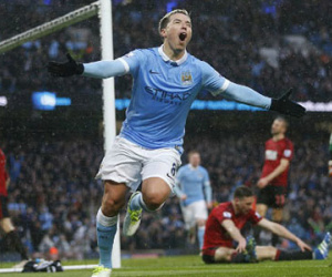 Man City thắng ngược, thu hẹp khoảng cách với Arsenal
