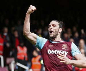'Oh Carroll' - một tiền đạo lớn ở Euro 2016?