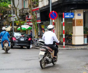 7 thói quen xấu nguy hiểm chết người mà người Việt nào cũng mắc phải khi đi xe máy