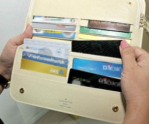 Bỗng dưng mất tiền trong thẻ