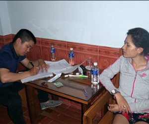 Cặp tình nhân rủ nhau vào nhà nghỉ "đập đá"