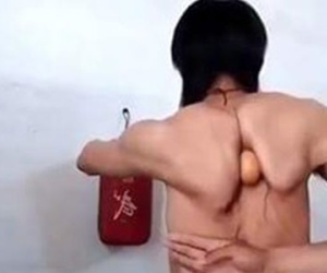 Phát hiện thanh niên có tấm lưng "hủy diệt" mọi vật dụng
