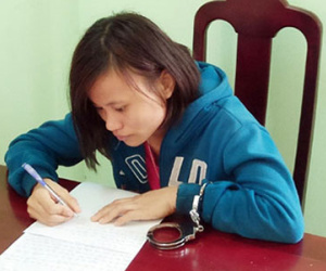 Vụ con gái sát hại mẹ nuôi: Mối quan hệ đồng tính "kỳ quặc"