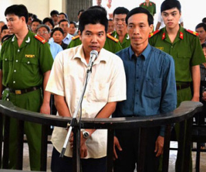 Hai cựu cảnh sát bị cáo buộc đánh chết người ở miền Tây