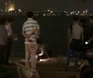 Kinh hãi phát hiện thi thể người phụ nữ dưới Hồ Tây