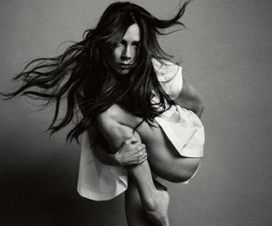 Victoria beckham đẹp lạnh lùng trên bìa tạp chí