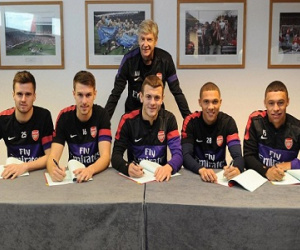 Arsenal xóa sổ dàn tài năng trẻ người Anh "mãi không lớn"