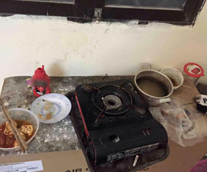 Choáng váng cảnh nhà trọ của các cô nàng sinh viên ở bẩn nhất... hệ mặt trời