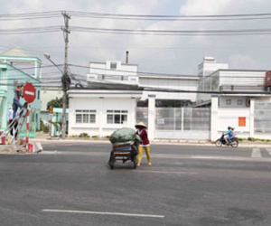 Dân kêu trời: 10km đi-về tốn 400.000 đồng phí