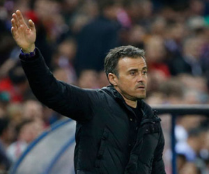 Luis Enrique: "Barca đang rơi vào hố đen"