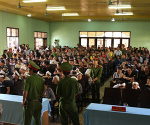 Nối mạng trực tuyến từ phòng xử án