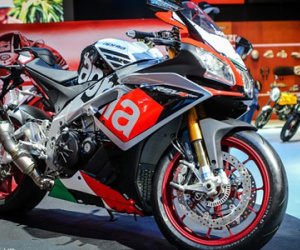 Siêu môtô hiếm Aprilia RSV4 RF 2016 đầu tiên tại Việt Nam