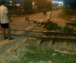 Bị tàu tông chết khi đạp xe qua đường sắt