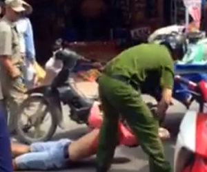 Đánh người bán rong xuất huyết não, Thượng sĩ Công an nói gì?