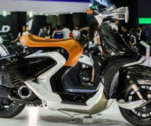 Xe tay ga kỳ quái Yamaha 04GEN xuất hiện tại Việt Nam