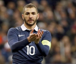 Benzema 'quẫn trí' sau khi bị gạt khỏi EURO 2016