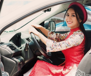 Mỹ nhân màn bạc thập niên 90 Y Phụng bất ngờ về nước