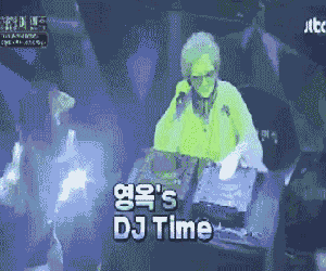 Cụ bà 80 tuổi gây sốt khi... rap và chơi DJ chuyên nghiệp