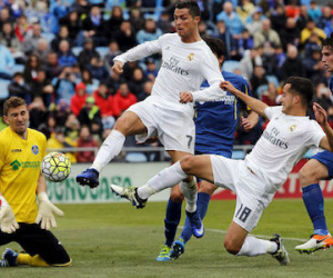 Hủy diệt Getafe, Real Madrid áp sát Barcelona