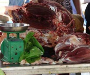 Thịt bò giả tràn lan Hà Nội: "Bó tay" trách nhiệm